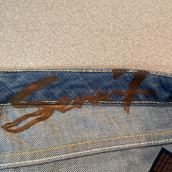 Seven7 - Distressed denim capris. Size 29 - Picture 10 of 12